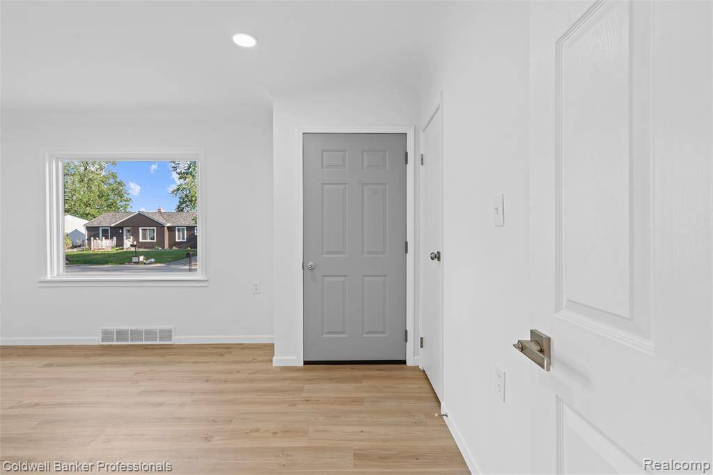 Livonia, MI 48150,34050 Wadsworth Street