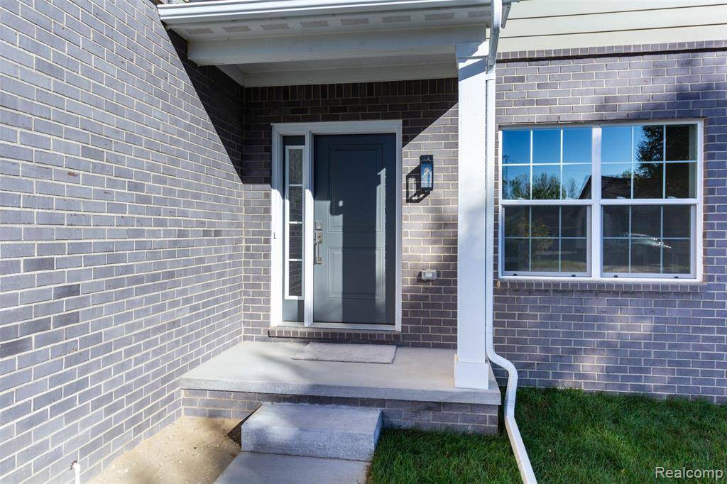 Troy, MI 48083,2023 CECIL Dr. Drive