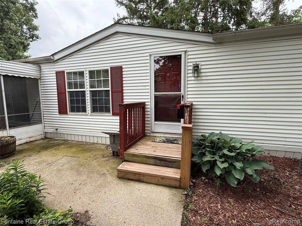 Novi, MI 48377,26852 Roric Street