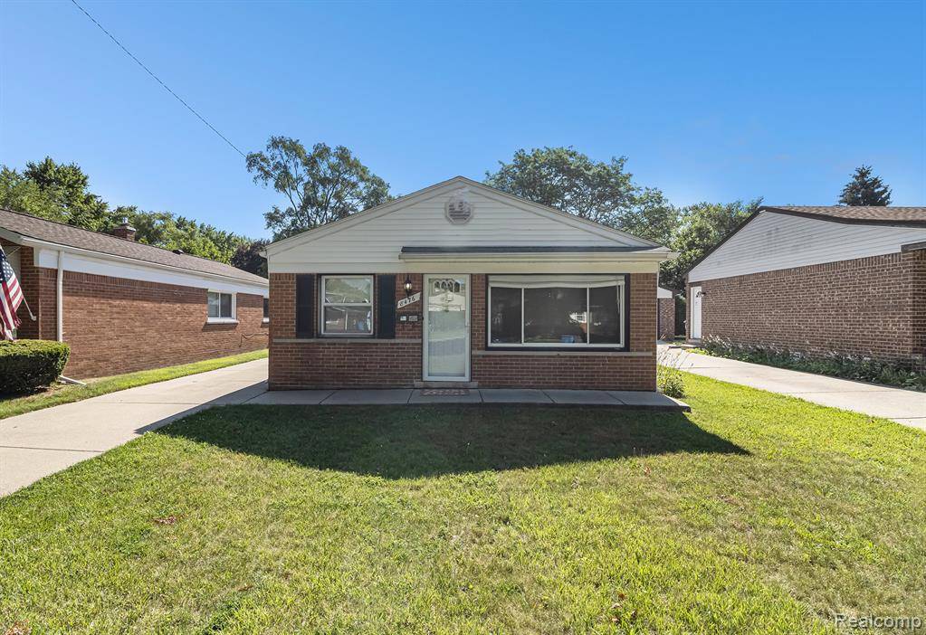 Dearborn Heights, MI 48127,8476 Robindale Avenue