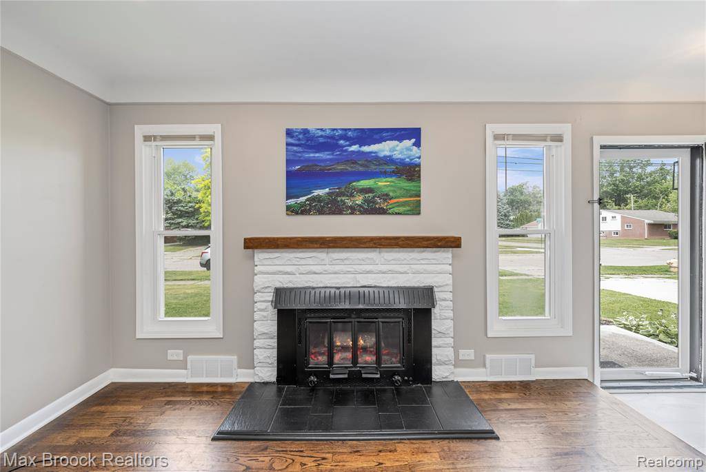 Clinton Twp, MI 48035,35734 Weideman Street