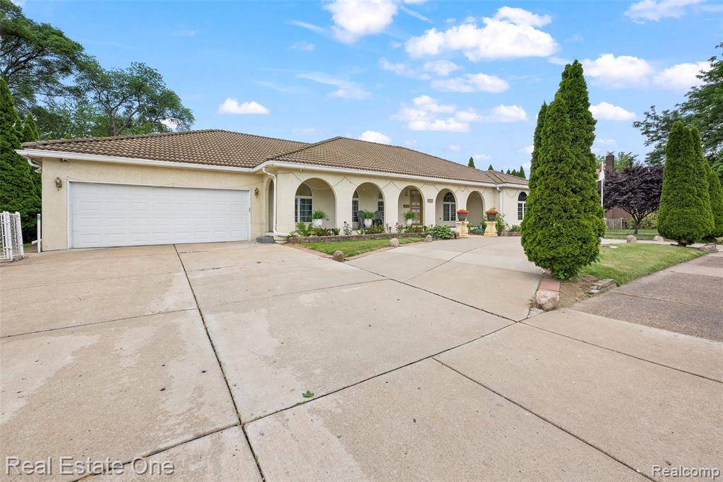 Dearborn, MI 48120,1737 Salina Street