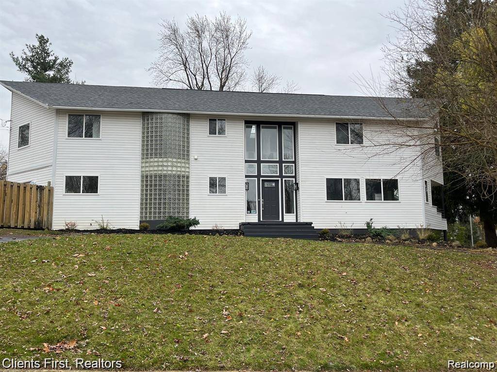 Waterford Twp, MI 48328,4199 MOTORWAY Dr Drive