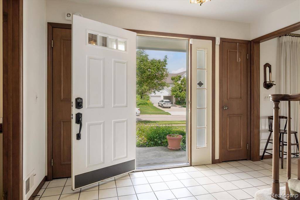 Plymouth Twp, MI 48170,48721 W Normandy Court