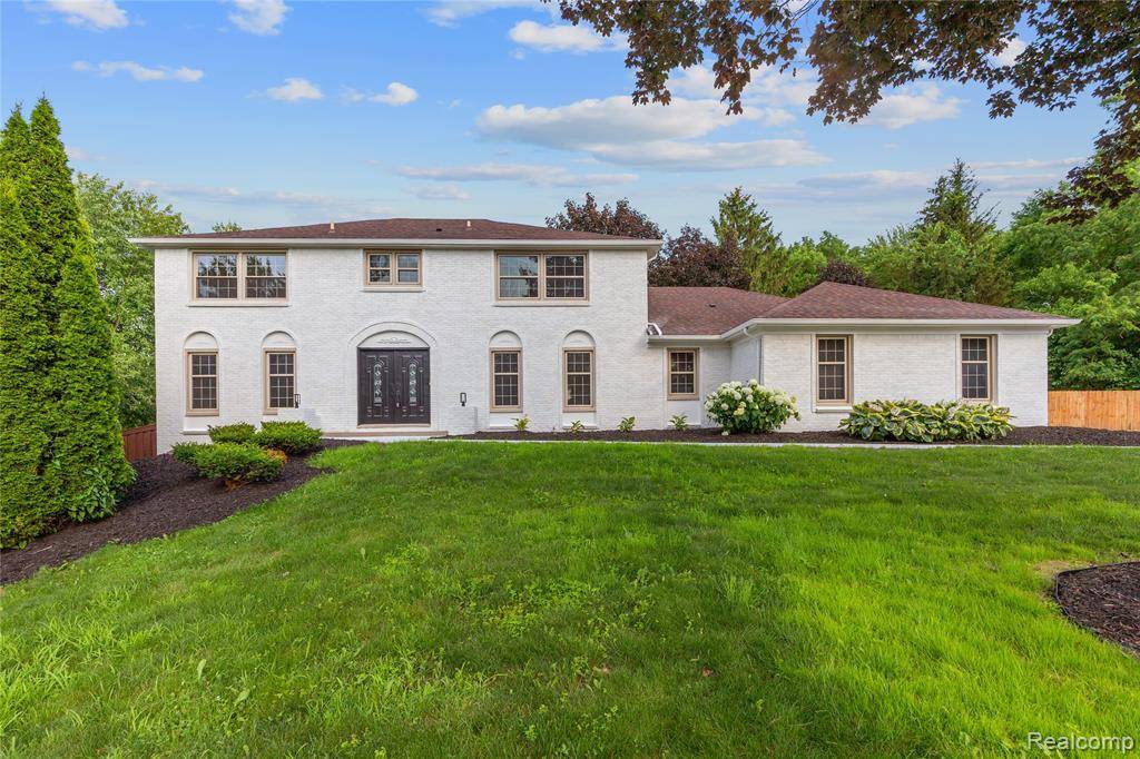 Farmington Hills, MI 48331,29818 deer run Deer run Court
