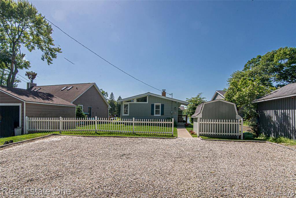 White Lake Twp, MI 48386,8856 Charbane Avenue