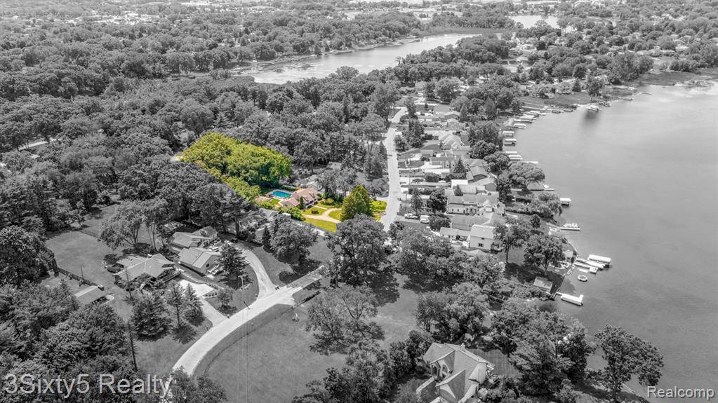 Waterford Twp, MI 48329,4375 Island Park Drive