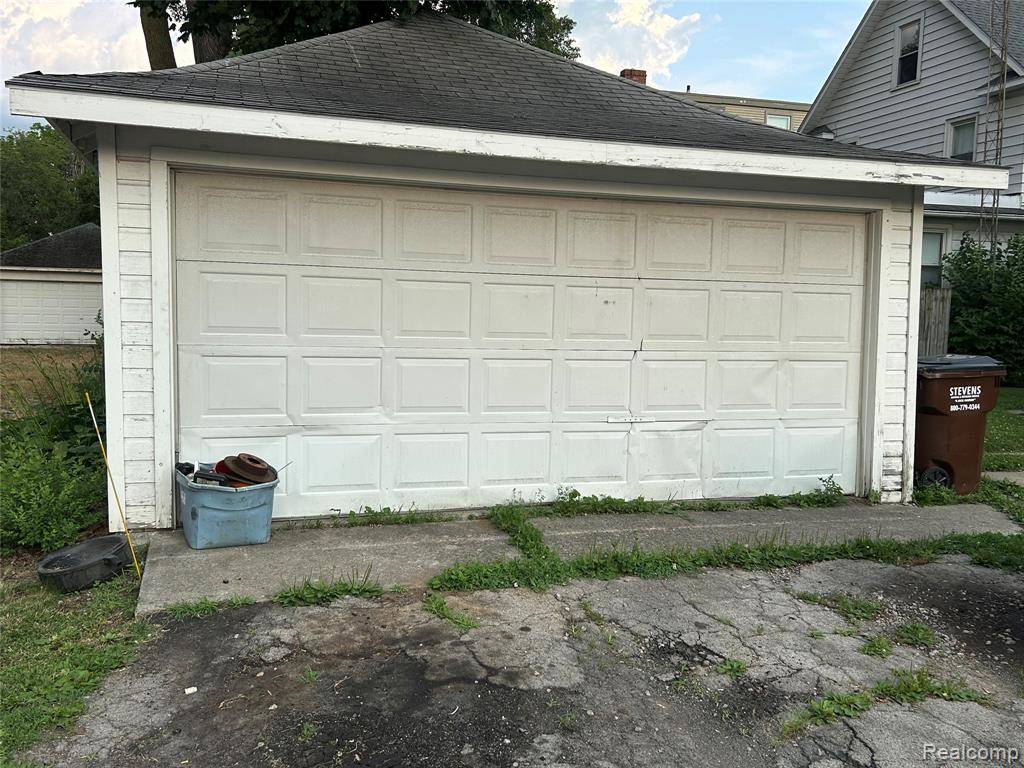 Monroe, MI 48162,7 E Noble Avenue