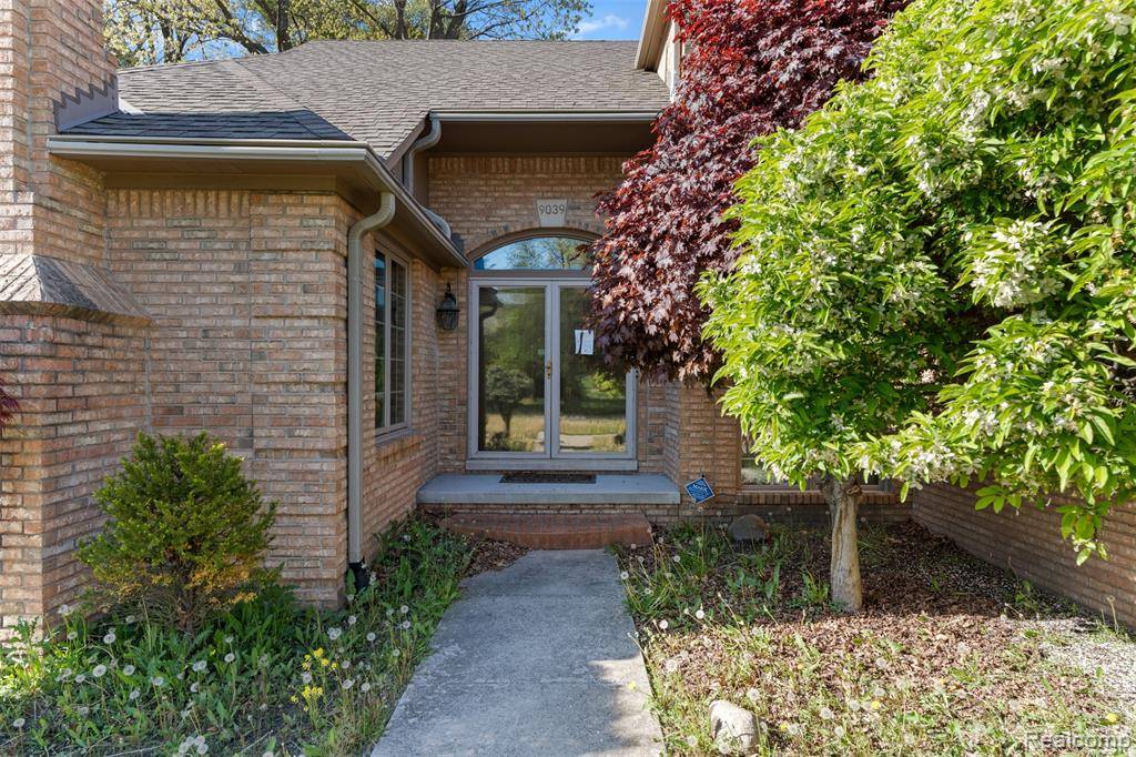 Shelby Twp, MI 48317,9039 Oakridges Trail