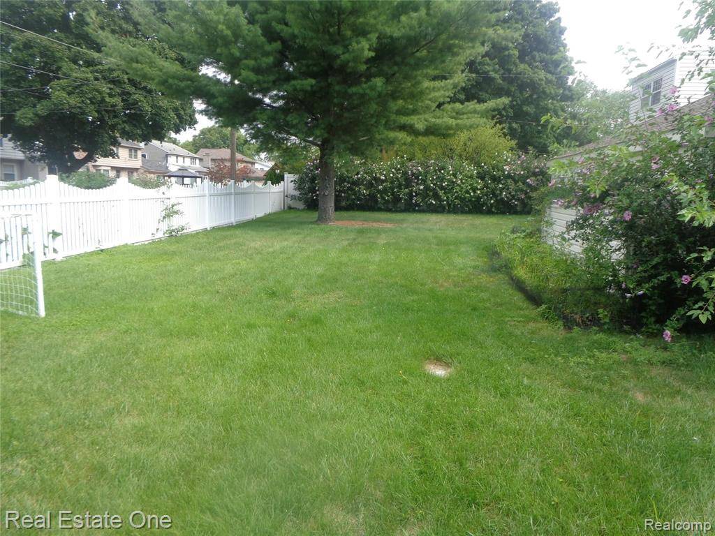Dearborn Heights, MI 48127,1353 N GULLEY Road