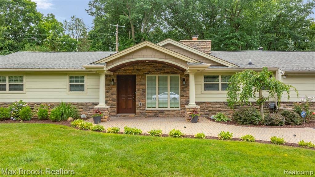 Bloomfield Hills, MI 48302,2220 Klingensmith Road
