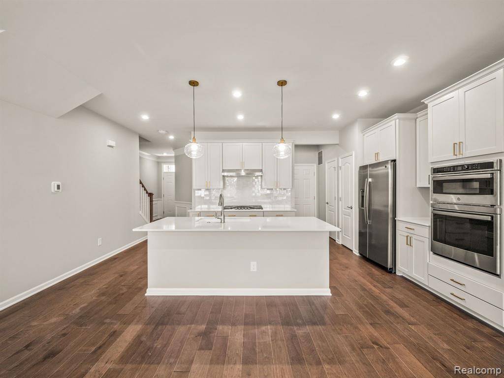 Orion Twp, MI 48359,4837 GLENORA Drive