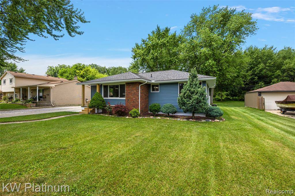 Harrison Twp, MI 48045,39365 Memory Lane