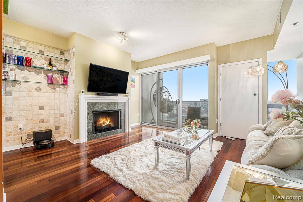 Royal Oak, MI 48067,432 S Washington Avenue 802