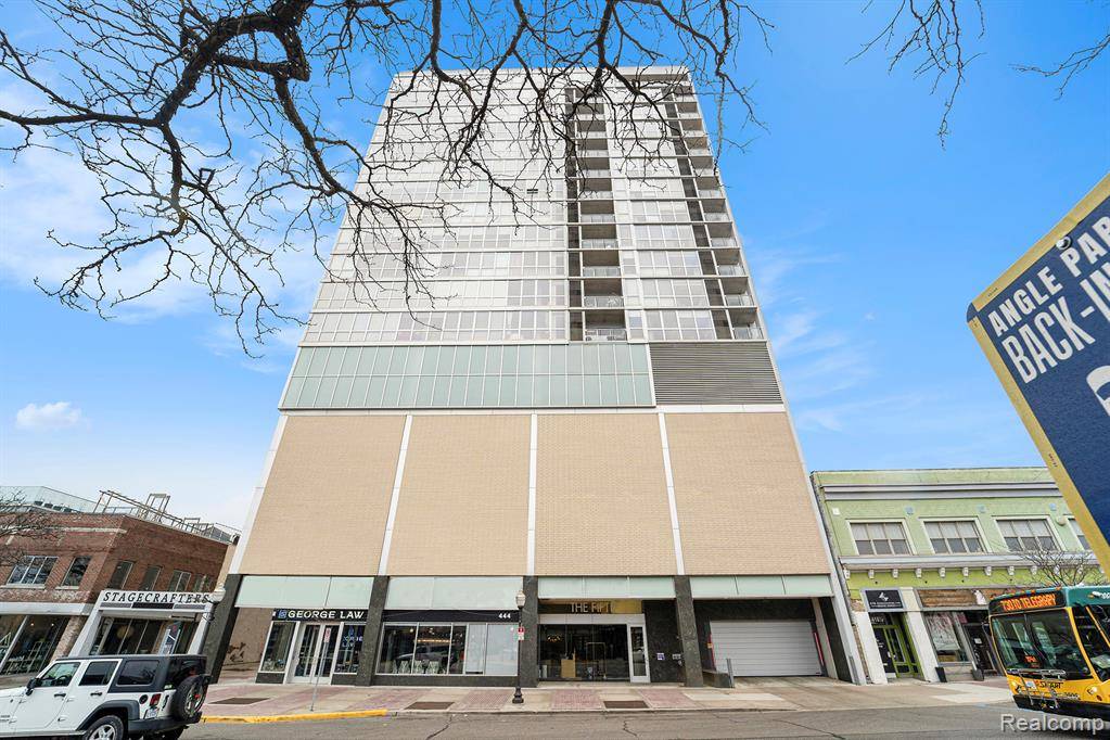Royal Oak, MI 48067,432 S Washington Avenue 802