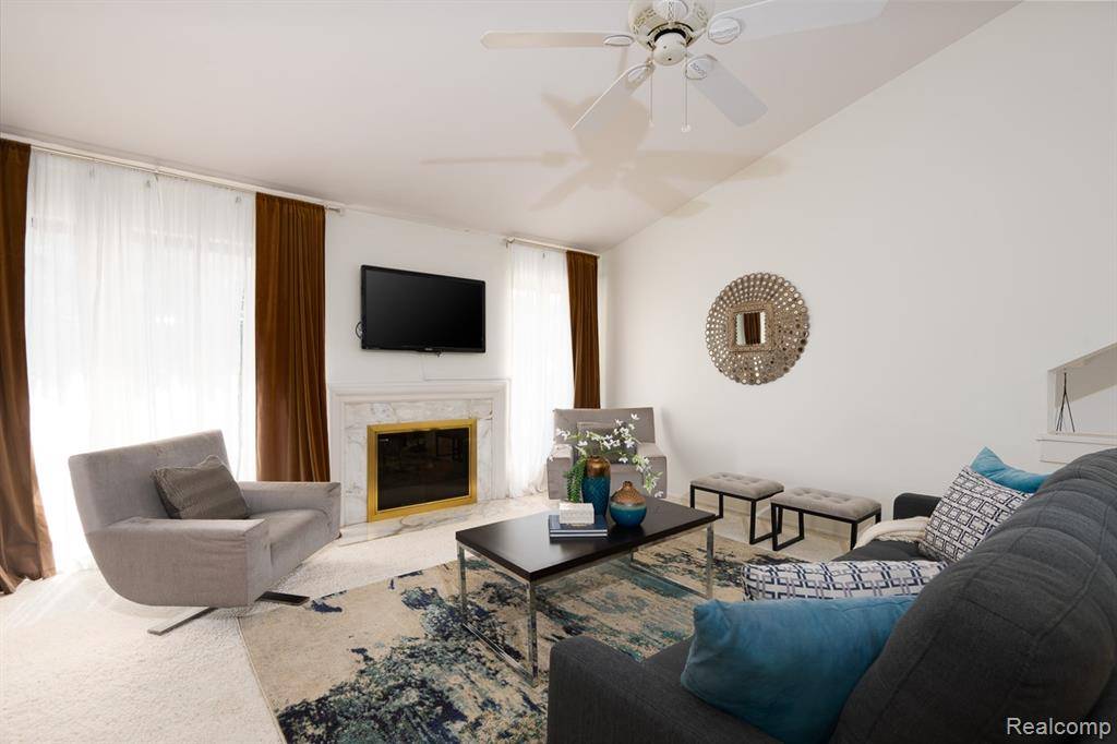 West Bloomfield Twp, MI 48322,7427 Radcliff Court