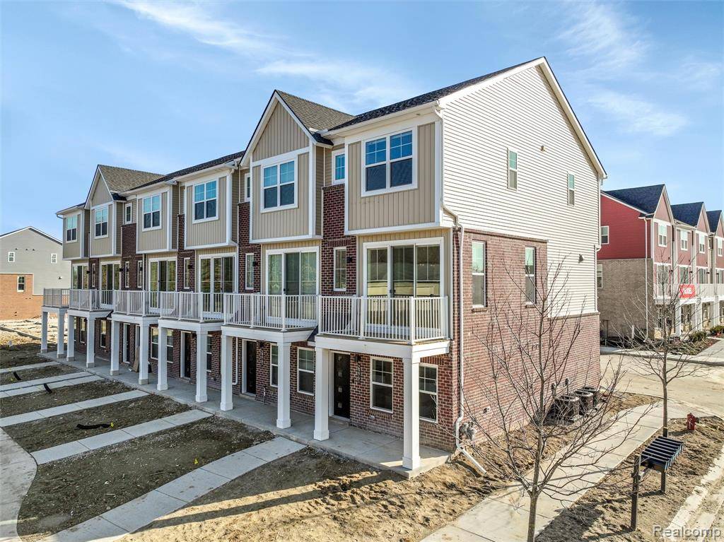 Lyon Twp, MI 48165,30009 Center Street 13