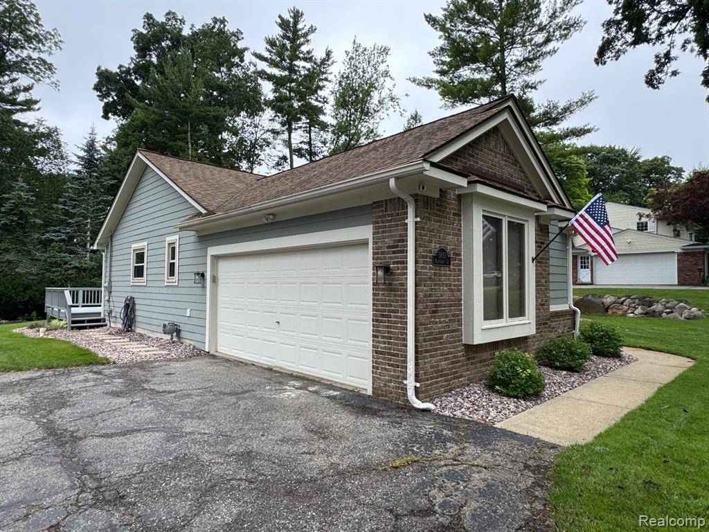 Independence Twp, MI 48346,5851 Kingfisher Lane