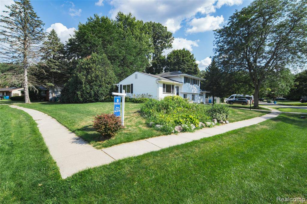 Commerce Twp, MI 48382,4580 Chadsworth Street