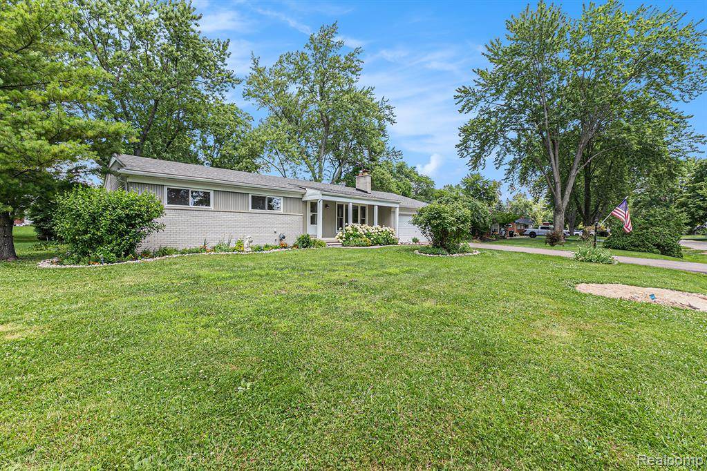 Farmington Hills, MI 48334,28164 Kendallwood Drive