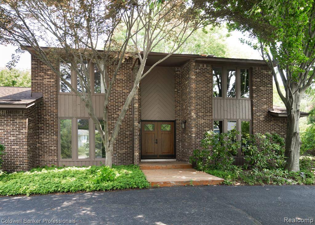 Bloomfield Hills, MI 48301,4865 Beacon Hill Drive