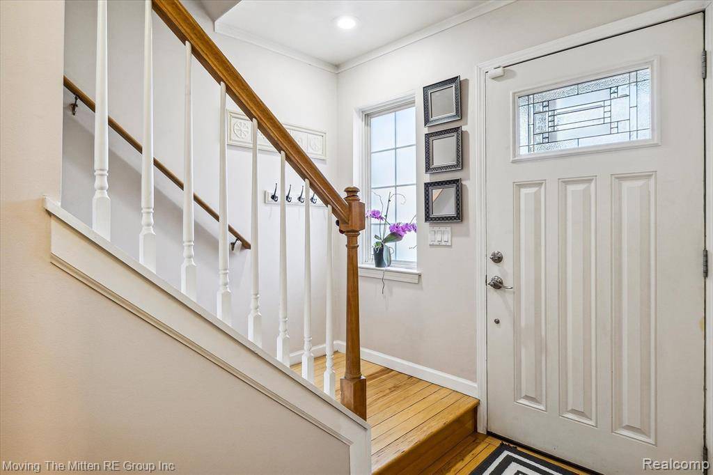 Farmington Hills, MI 48336,21203 COLLINGHAM Avenue