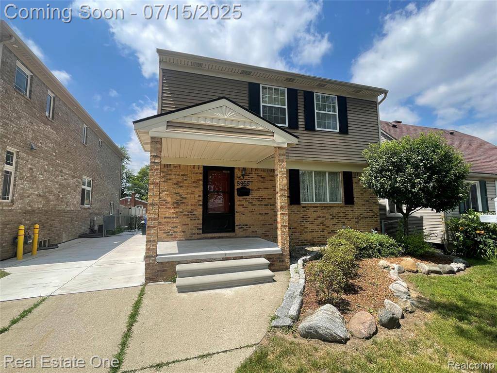 Dearborn Heights, MI 48127,5955 BEECH DALY RD