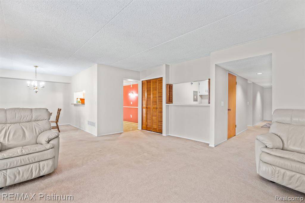 Livonia, MI 48152,17979 University Park Drive