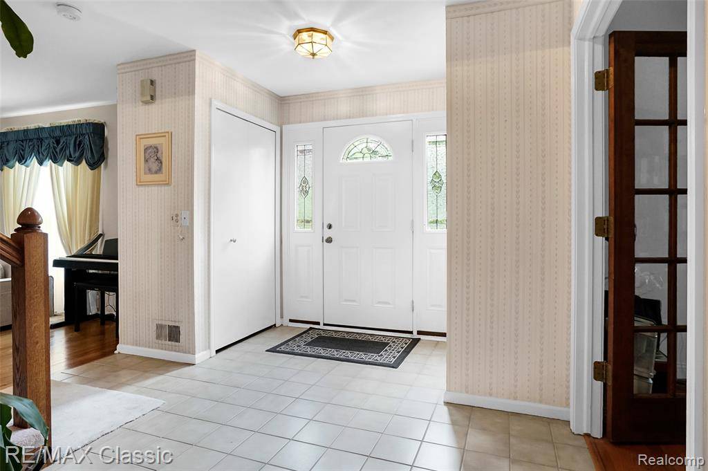 Novi, MI 48374,24745 Sutherland Drive