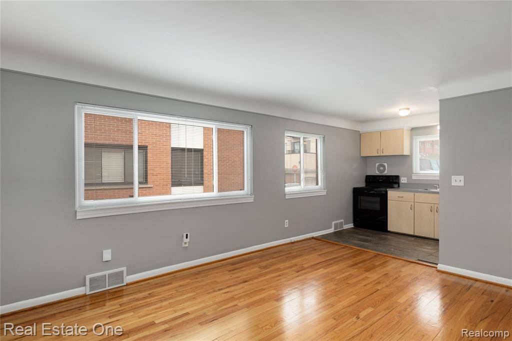 Royal Oak, MI 48067,118 N Center Street Unit #2