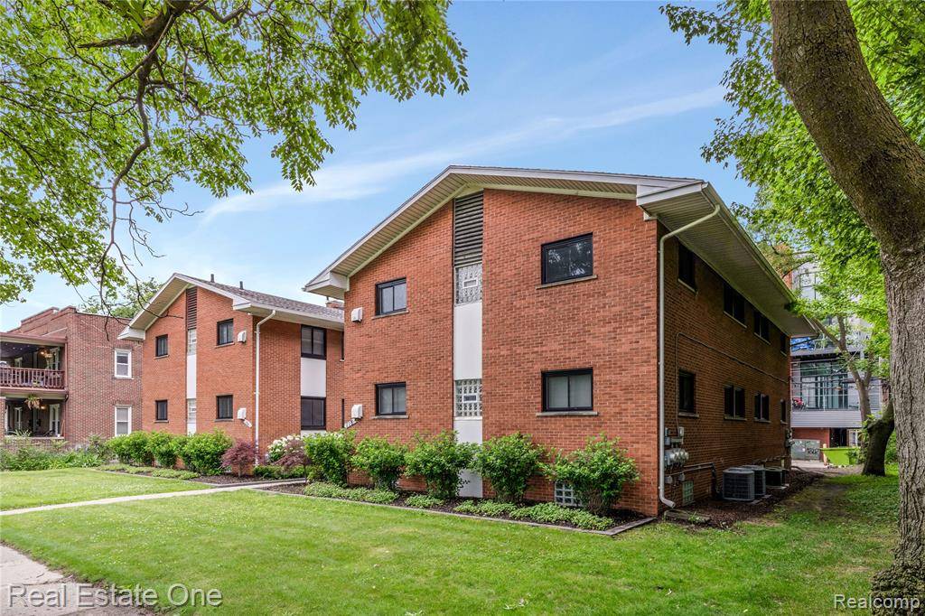 Royal Oak, MI 48067,118 N Center Street Unit #2