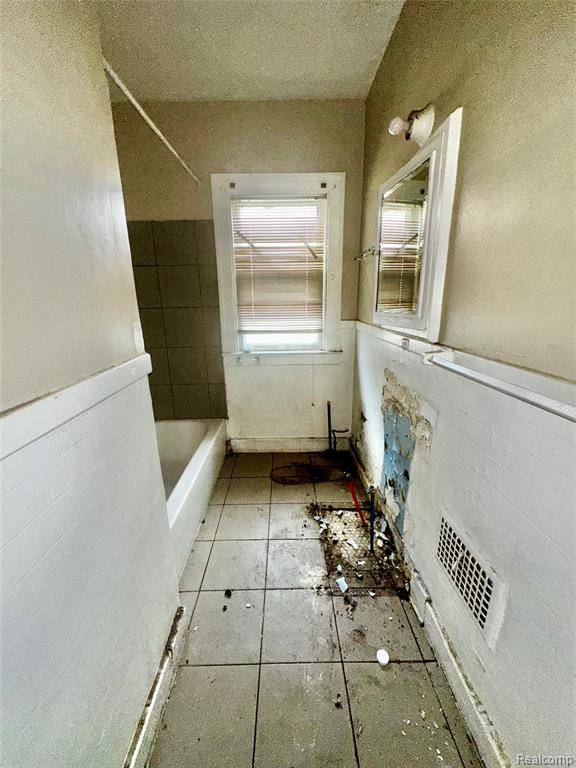 Detroit, MI 48204,11184 Northlawn Street