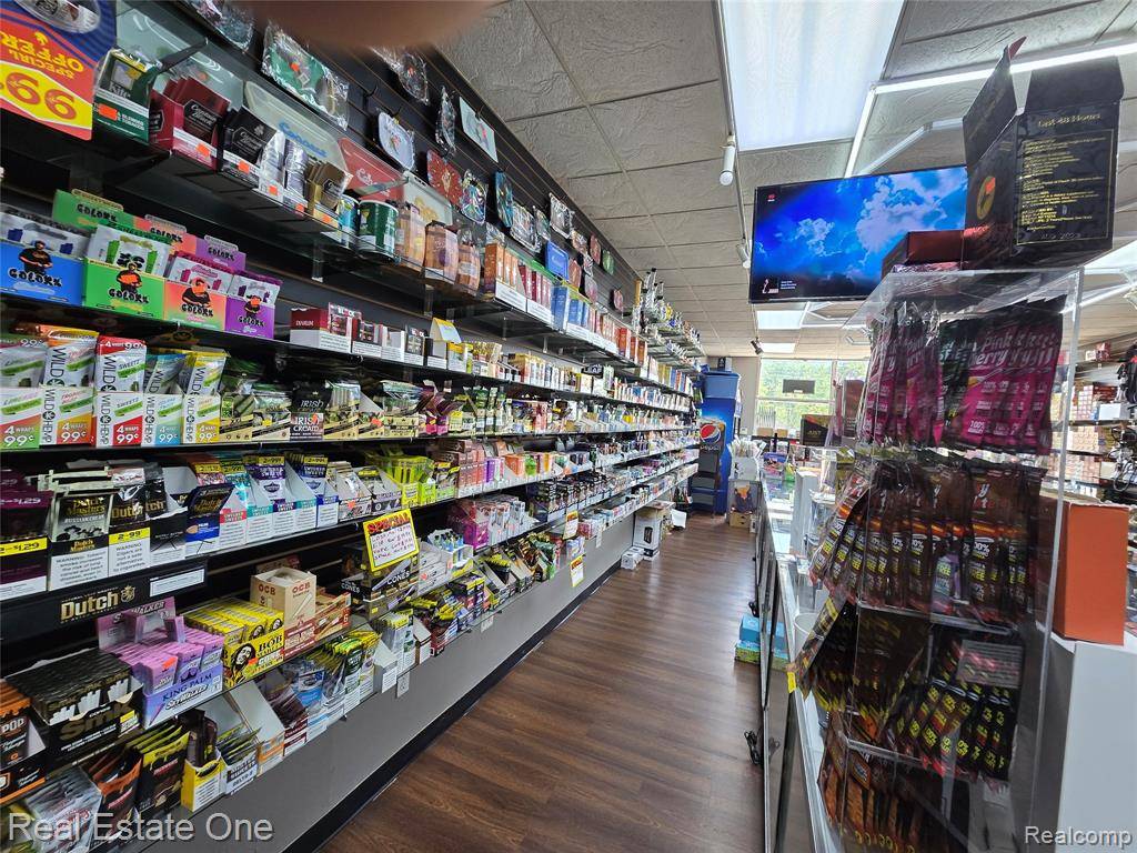 Southfield, MI 48033,24360 W 10 Mile Road