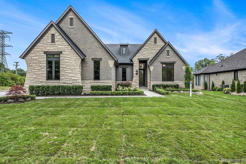 Shelby Twp, MI 48315,12771 N POINTE Drive