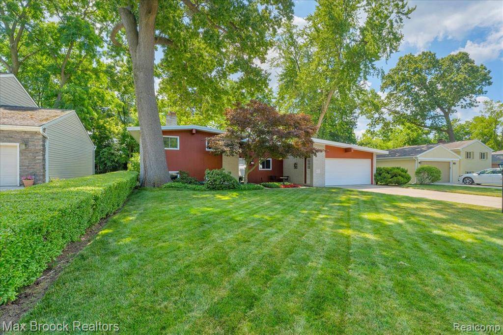 Sylvan Lake, MI 48320,2419 Avondale Street W