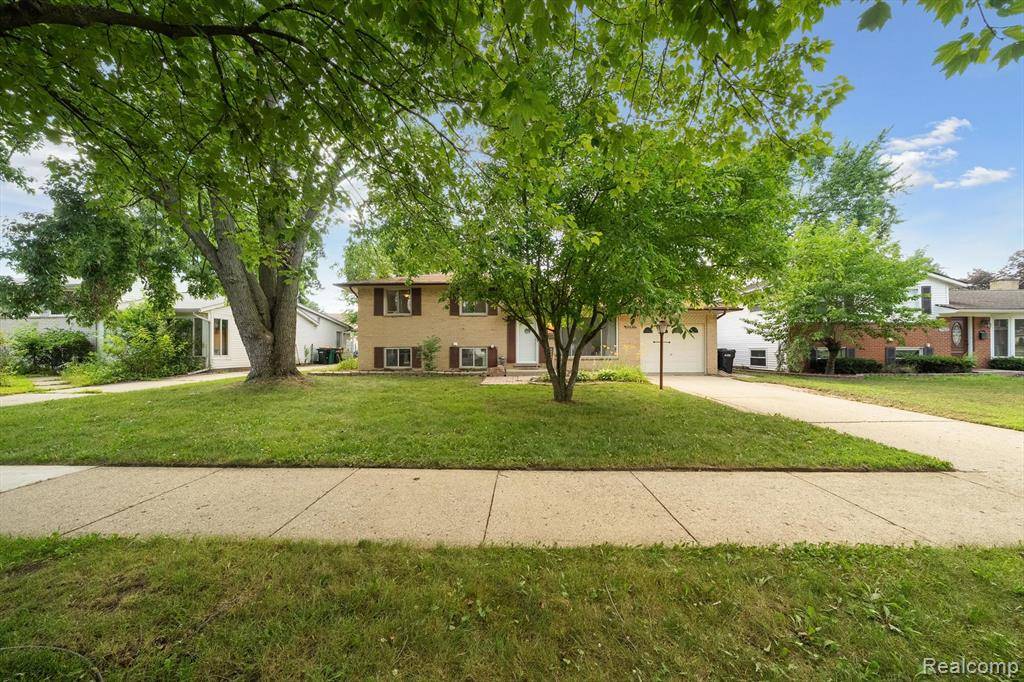 Sterling Heights, MI 48313,39911 Parklawn Drive