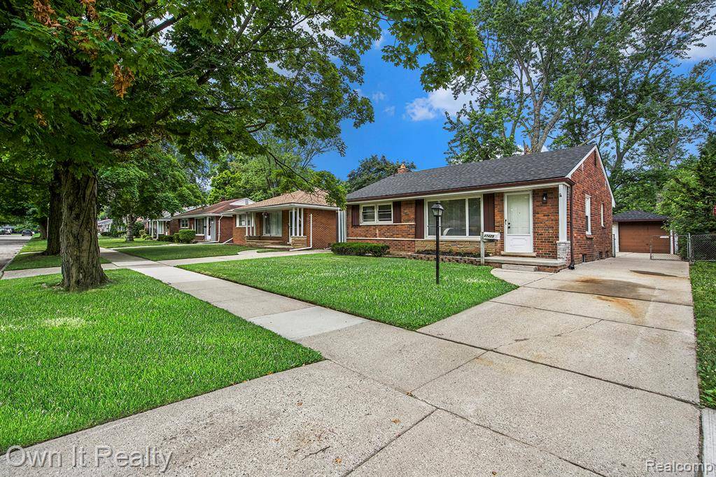 Redford Twp, MI 48240,17429 Fox
