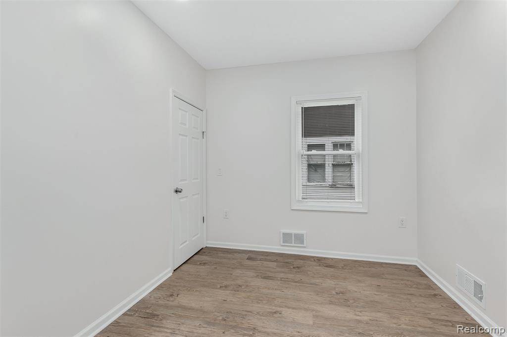 Detroit, MI 48205,12658 Waltham Street