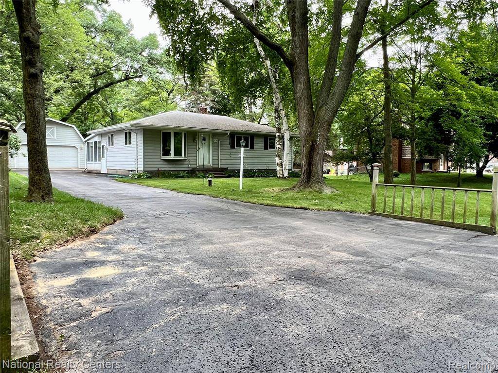 West Bloomfield Twp, MI 48324,1739 Weymouth Street