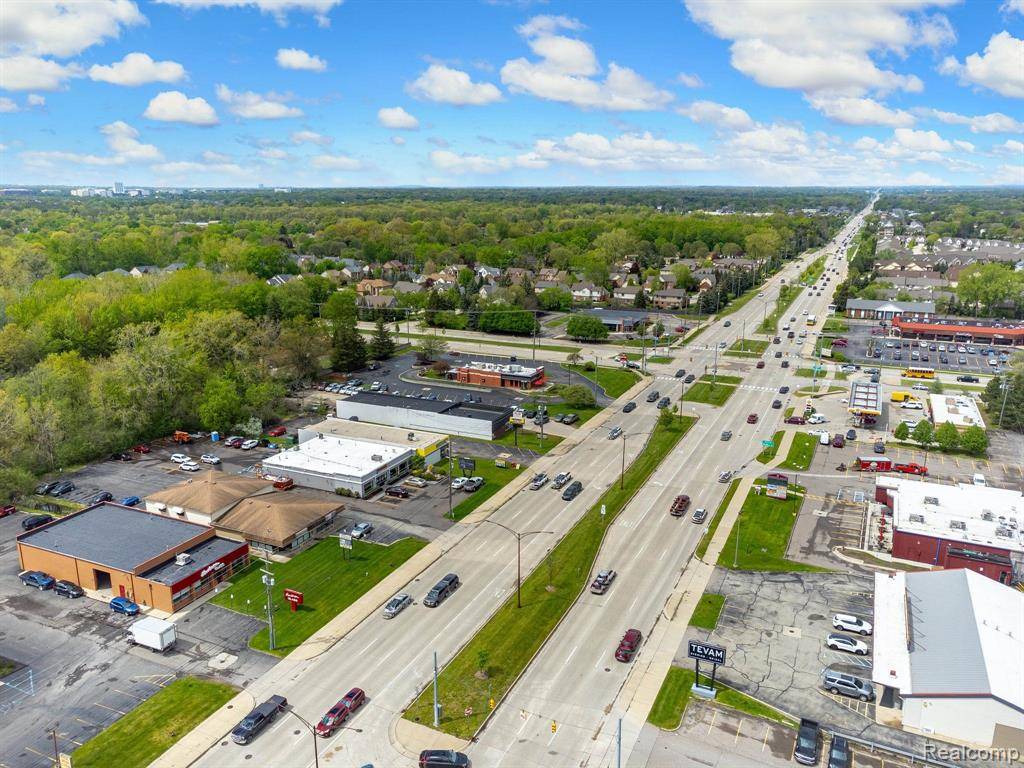Troy, MI 48083,3911 ROCHESTER Road 3913