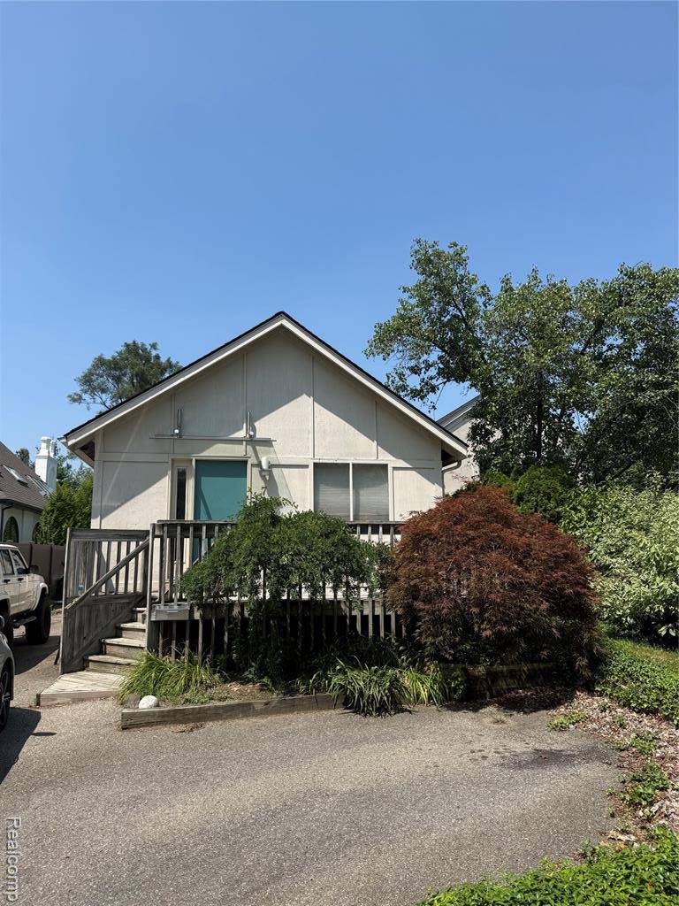 Birmingham, MI 48009,730 Wallace Street