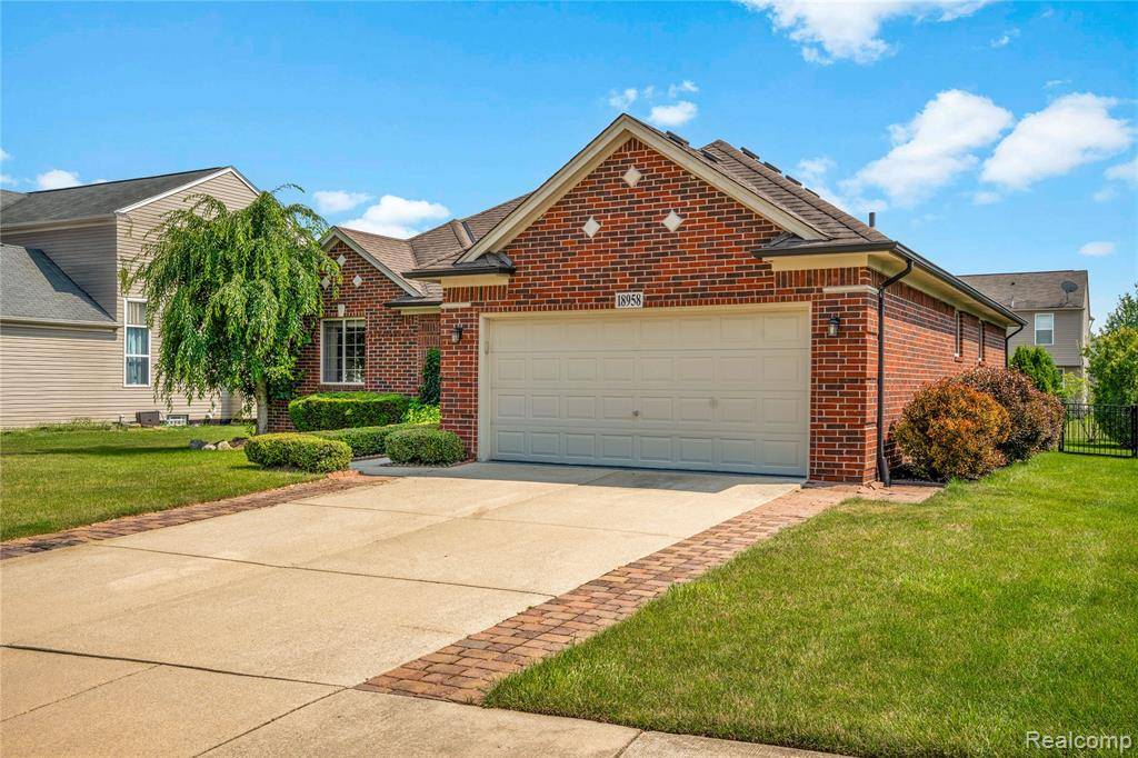 Macomb Twp, MI 48042,18958 Pembridge Street