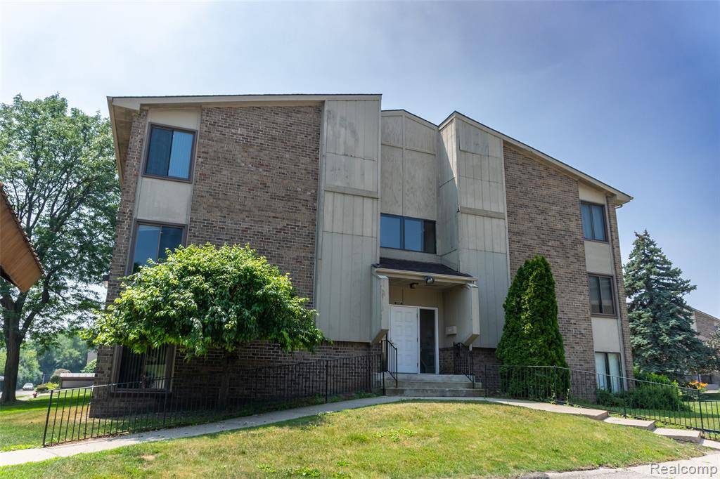 Farmington Hills, MI 48334,30515 W 14 Mile Road 37