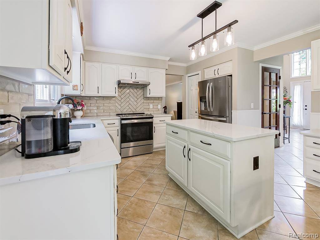 Farmington Hills, MI 48331,28152 Secluded Lane