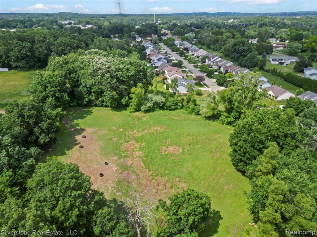 Waterford Twp, MI 48329,000 West Pointe Dr