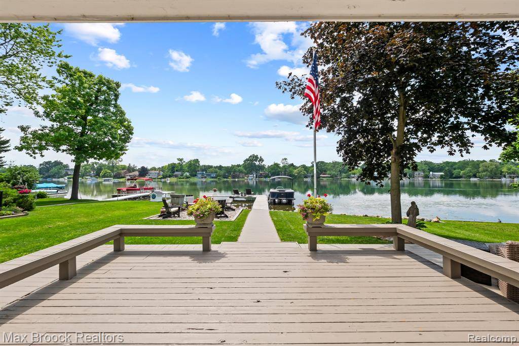West Bloomfield Twp, MI 48324,6847 Alden Drive