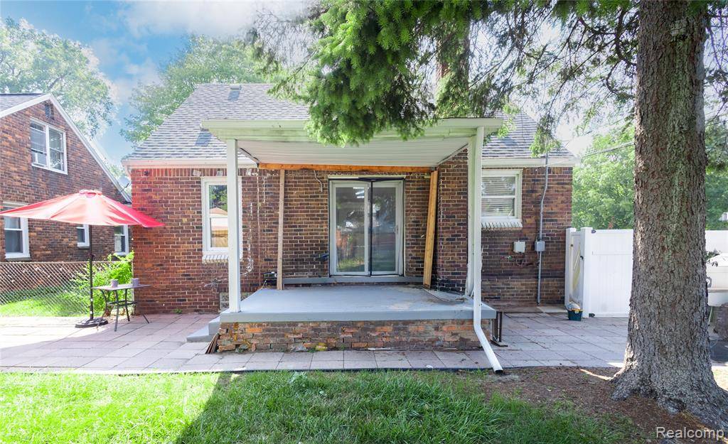 Detroit, MI 48235,18514 Prest Street