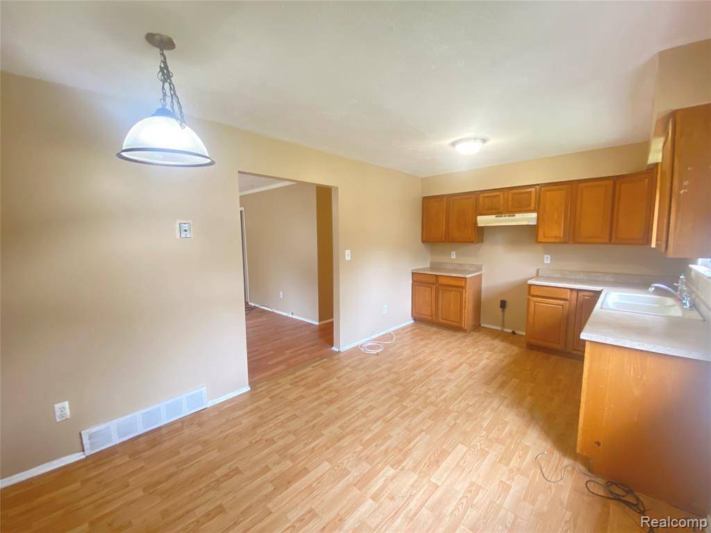 Westland, MI 48186,27608 Powers Street