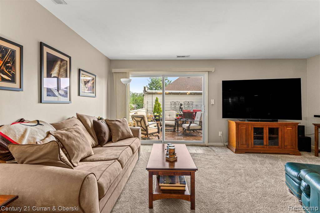 Grosse Ile Twp, MI 48138,8309 Colony Drive 22
