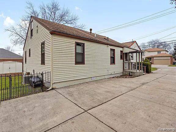 Troy, MI 48083,2030 Orpington Drive